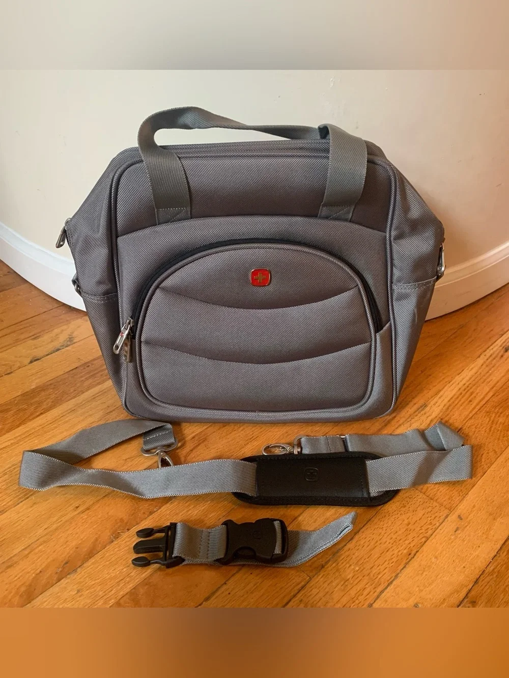 SwissGear travel tote